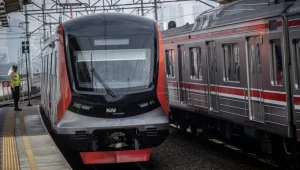 Menhub dan Dirut KAI Uji KRL Cikarang, Layanan Kereta Kembali Normal