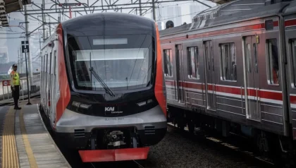 Menhub dan Dirut KAI Uji KRL Cikarang, Layanan Kereta Kembali Normal
