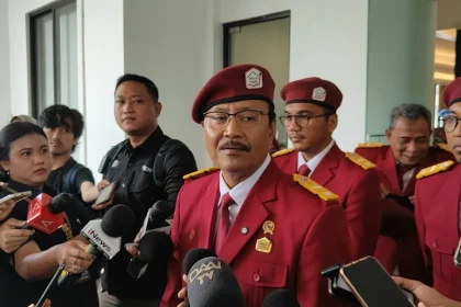 Mensos Gus Ipul Periksa Kesiapan Sekolah Rakyat di LAN, Jakarta