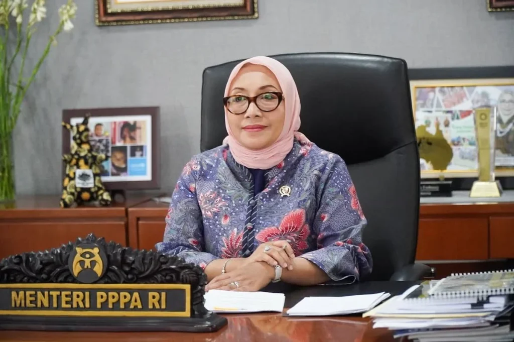 Menteri PPPA Arifah Fauzi Minta Maaf atas Usul Pindah Gerbong Wanita KRL ke Tengah
