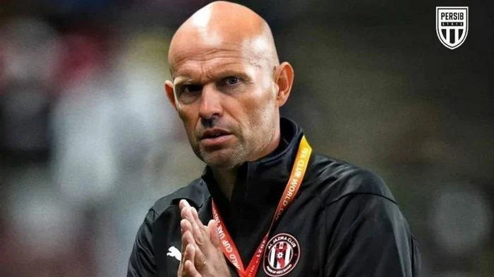 Michel, Pelatih Girona, Jadi Kandidat Utama Pengganti Oscar Garcia di Ajax Amsterdam