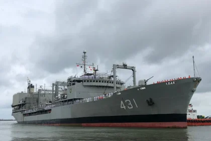 Militer Iran Janji Balas Dendam Usai Kapalnya Ditembaki AS di Teluk Oman