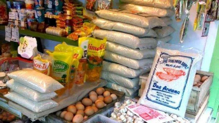 Naik Harga Plastik Dorong Lonjakan Harga 12 Bahan Dapur, Termasuk Minyak Goreng dan Beras