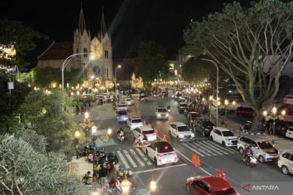 Pagi Paskah di Kayutangan Heritage: Lensa Fotografer Menangkap Keceriaan Olahraga dan Kebersamaan Warga Malang