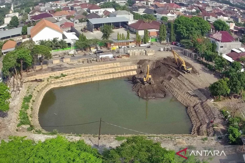 Pemkot Surabaya Siapkan Tata Ulang Sistem Drainase untuk Atasi Banjir di Surabaya Selatan