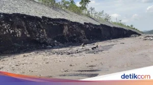 Pemprov Sulsel Gaspol Pengaspalan 300 Meter di Aroepala, Atasi Debu Parah di Malam Hari