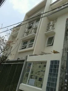 Penampakan Rumah Kos 4 Lantai Benhil Jakarta Pusat, Dua ART Loncat, Satu Tewas