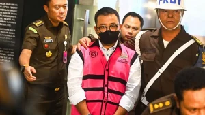 Penampakan Tujuh Tersangka dalam Kasus Dugaan Korupsi Pengadaan Minyak di Petral