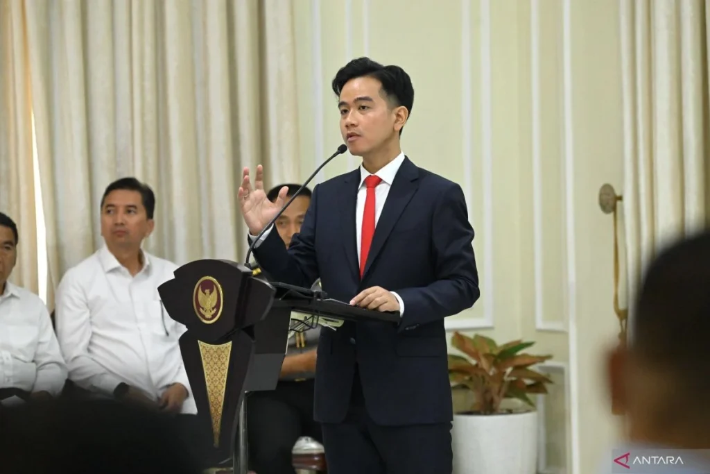 Pengamat Voxpol Center: Kritik Publik Terhadap Kunjungan Gibran ke Papua Hanya Pencitraan