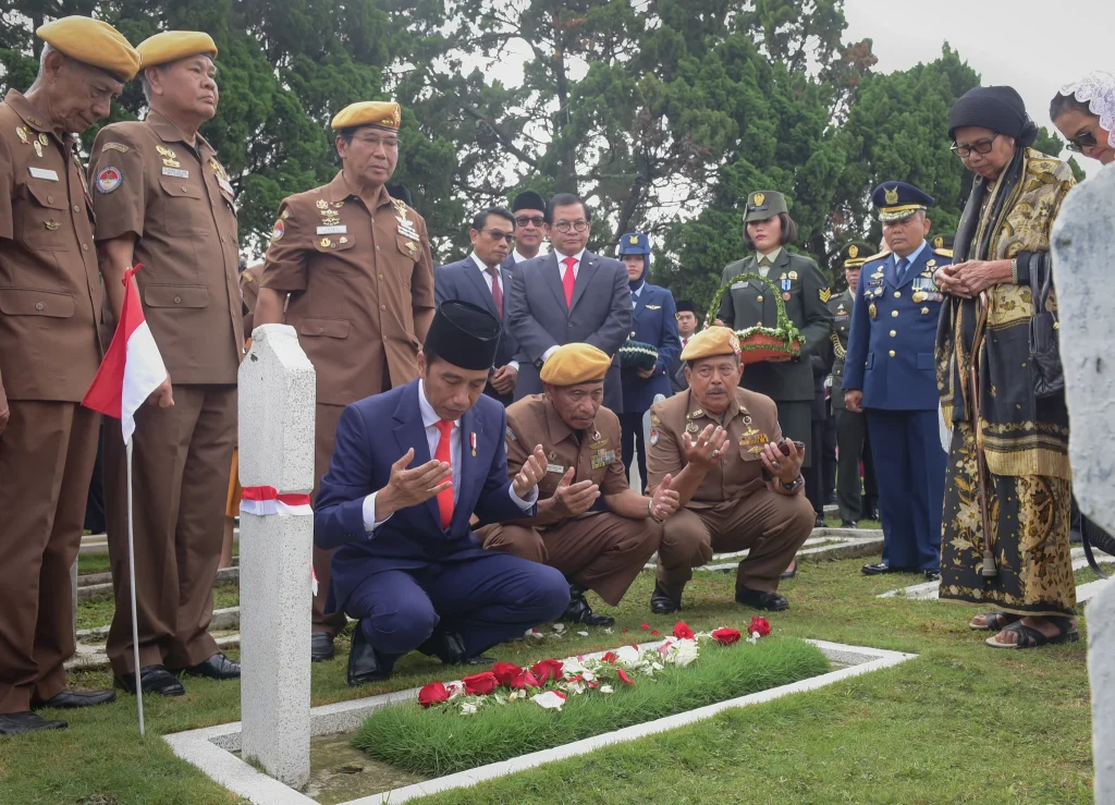 Penghormatan Tertinggi: Upacara Pemakaman Mayor Zulmi Aditya di TMP Cikutra, Bandung
