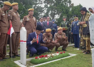 Penghormatan Tertinggi: Upacara Pemakaman Mayor Zulmi Aditya di TMP Cikutra, Bandung