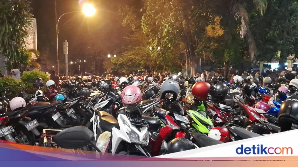 Pengunjung CFN Atmo Palembang Keluhkan Tarif Parkir Motor Sampai Rp 5.000