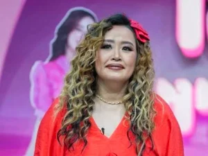 Pinkan Mambo Kesiangan Diremehkan Karena Ngamen Sambil Live: Penghasilan Jalanan Tak Mengurangi Harga Diri