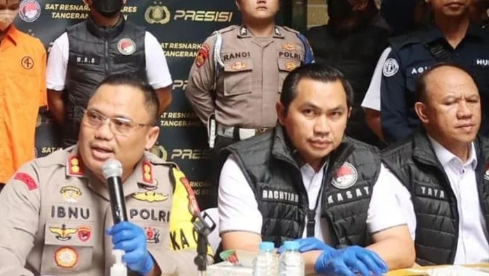 Polisi Gerebek Toko Kelontong di Jakarta Selatan, Tiga Pelaku Diringkus dan 8.286 Butir Obat Keras Disita