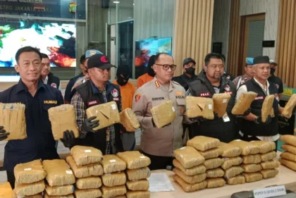 Polres Metro Bekasi Bongkar 80 Kasus Narkoba, Sita 45 Kg Ganja & Ratusan Obat Berbahaya, 98 Tersangka Diamankan