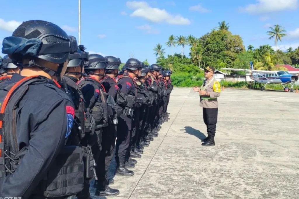 Polri Tingkatkan Pengamanan: Ratusan Personel Dikerahkan ke Papua Tengah dan Maluku Utara