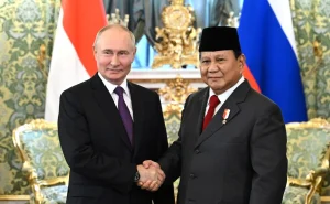 Prabowo Bawa Oleh-Oleh dari Rusia dan Prancis, Simbol Diplomasi di Balik Kunjungan Kenegaraan