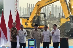 Prabowo Resmikan Pabrik Perakitan Kendaraan Komersial Listrik di Magelang, Dorong Industri Hijau Indonesia