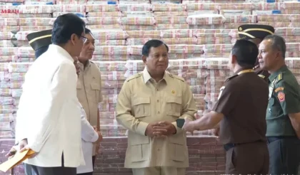Prabowo Subianto Berpidato di Depan Tumpukan Uang Rampasan Rp11,4 Triliun di Kejaksaan Agung