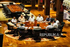 Prabowo Subianto Gelar Taklimat Ekonomi Makro kepada Menteri, Pejabat Eselon I, dan Dirut BUMN