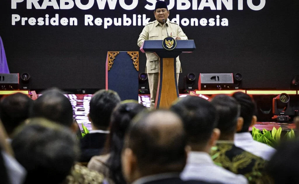Presiden Prabowo Sidak Gudang Bulog Danurejo Pastikan Cadangan Beras Aman dan Siap Distribusi