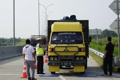 Puluhan Truk ODOL Dihentikan di Tol Belawan‑Medan, Pengemudi Diberi Sanksi dan Edukasi Keselamatan