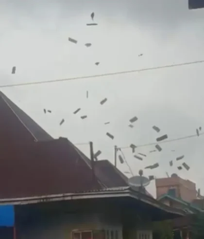 Puting Beliung Sleman Bawa Atap Rumah Berterbangan, Puluhan Warga Terdampak