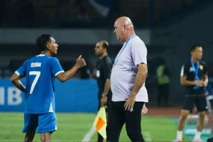 Reaksi Tenang Pelatih Persib Bojan Hodak di Tengah Persaingan Borneo FC dan Persija