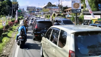 Rekor Kendaraan Serbu Wisata Puncak Bogor di Hari Long Weekend: 37.224 Mobil Menggeliat