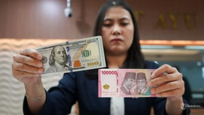 Rupiah Ambrol ke Rp17.300 per US$, Airlangga Desak BI Jaga Stabilitas Nilai Tukar