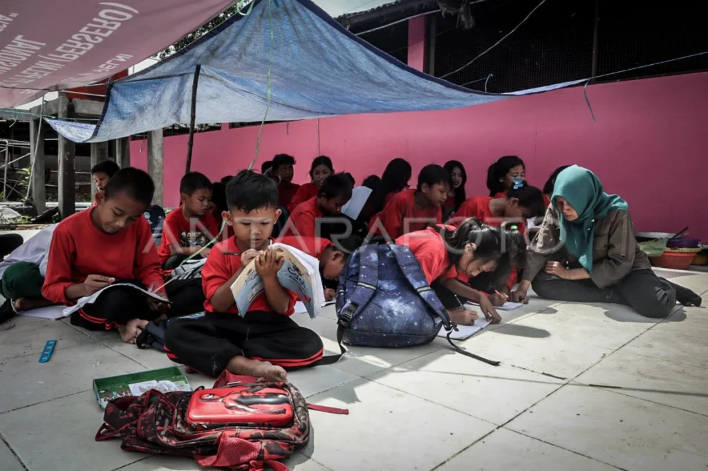 Sekolah Darurat Kartini di Jakarta Utara Kritik Program Pendidikan Pemerintah yang Tak Menjangkau Anak Marjinal