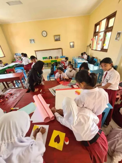 Siswa SDN Slipi 15 Pagi Giatkan Kegiatan Kreatif Menyambut Hardiknas