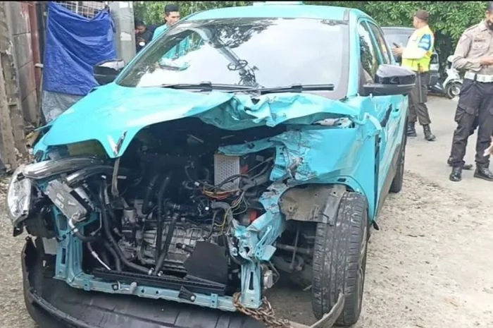 Sopir Taksi Green SM Ditangkap Setelah Tabrakan Kereta di Stasiun Bekasi Timur