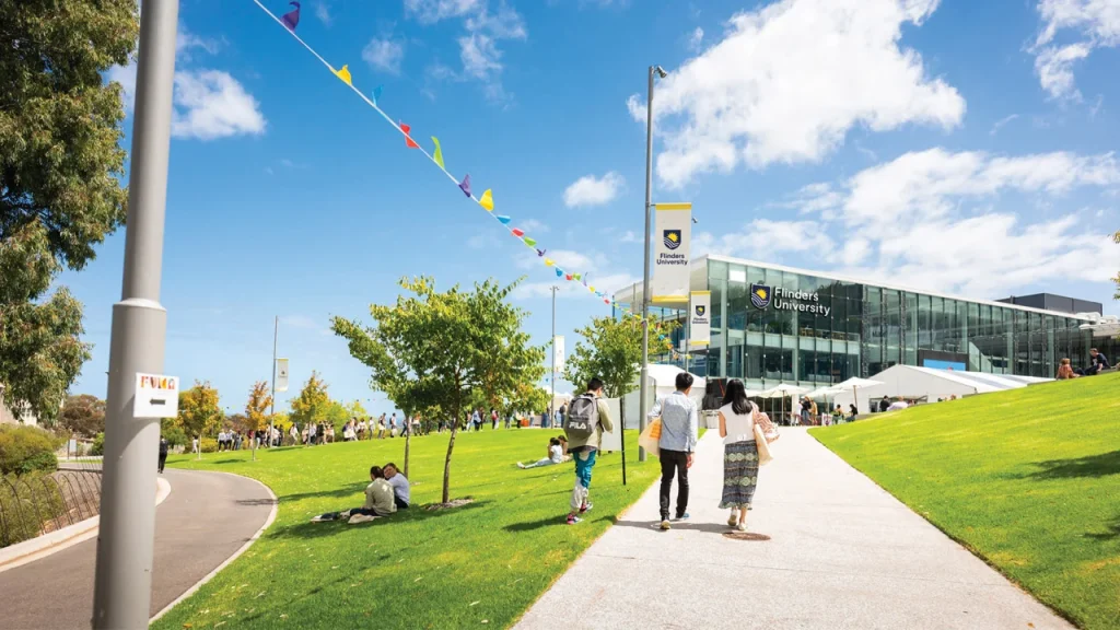 Studi Flinders University: Populasi Manusia Telah Melebihi Kapasitas Bumi