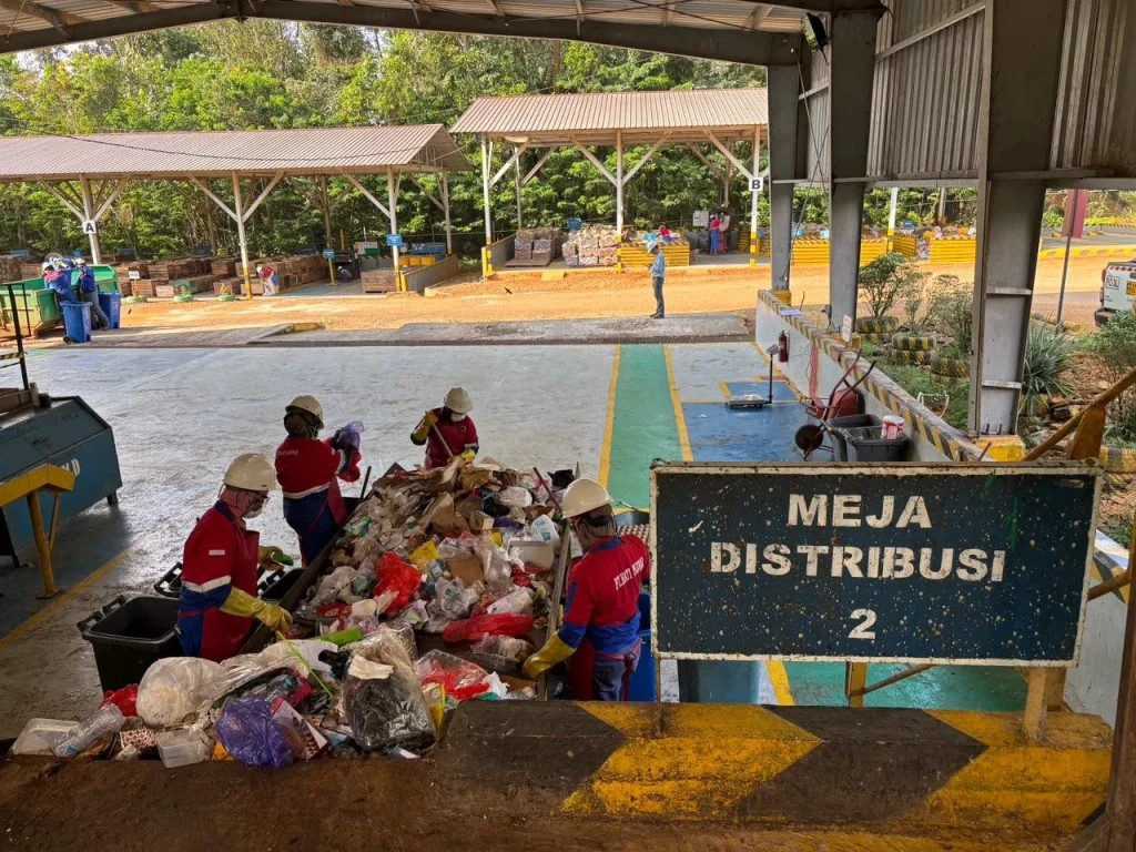 Sulap Sampah Menjadi Berkah: Kisah Amaliyah Reduksi Limbah di Kampung Masigit Bersama PNM