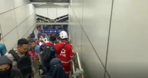 Tabrakan Kereta di Bekasi: 4 Penumpang Tewas, 29 Korban Dievakuasi ke Tiga Rumah Sakit