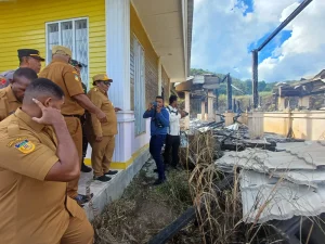 TNI Gelar Operasi Penangkapan Pelaku Pembakaran Rumah di Kampung Muara, Papua Tengah