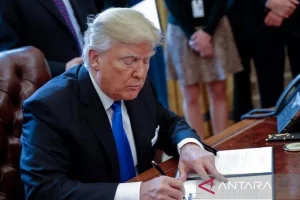 Trump Ancaman Tarif 50% pada China Jika Bantu Iran: Video Kontroversial Memicu Spekulasi