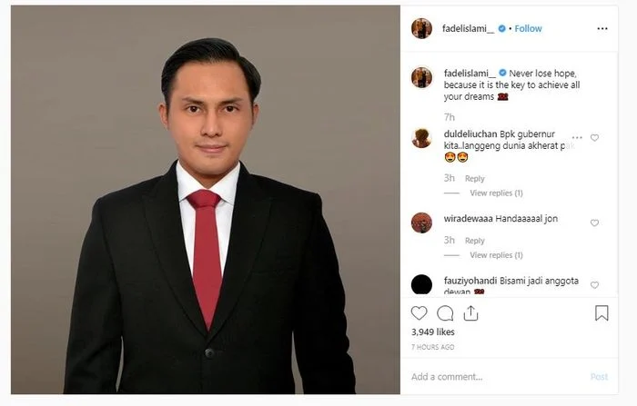 Video 2 Detik Viral Pecah Kontroversi, Diduga Anggota DPRD Sulsel Pakai Jas, Dasi Merah, dan Pin