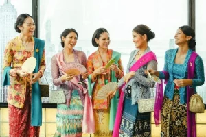 Wastra Nusantara Juntai Persit Chandra Kirana Bawa Kain Tradisional ke Panggung Dunia