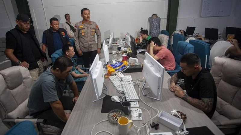 321 WNA Lintas Negara Ditangkap di Markas Judol Jaringan Internasional di Jakarta Barat