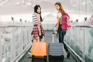 5 Zodiak yang Asyik Jadi Teman Traveling