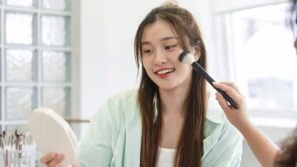 7 Cara Pakai Cream Blush agar Natural dan Nggak Patchy