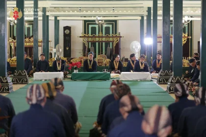 Abdi Dalem 84 Tahun Tiba di Mekkah: Kisah Tabungan 10 Ribu per Hari dan Penjualan 14 Kambing