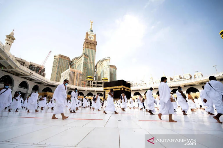 Animo Anak Muda Indonesia Berhaji Tinggi, Tetapi 2 Masalah Belum Teratasi