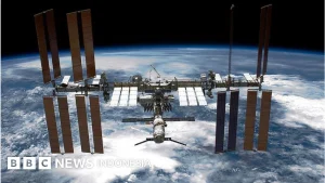 Astronaut ISS Teliti Bakteri Pneumonia di Lingkungan Luar Angkasa