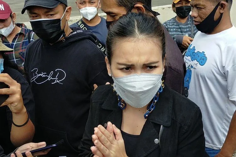 Ayu Ting Ting Dituduh Berhubungan dengan Politisi Muda Kevin Gusnadi