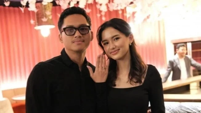 Azriel Hermansyah dan Sarah Menzel: Masa Depan Pernikahan masih Tersembunyi