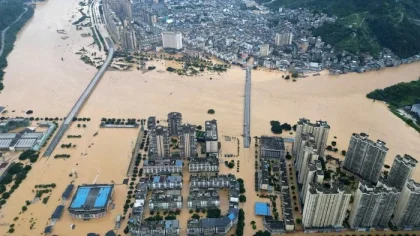 Banjir Besar di Guizhou China, 18 Orang Tewas dan Banyak Mobil Hanyut