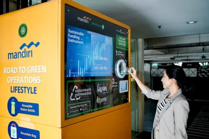 Bank Mandiri Perkuat Ekosistem Hijau Lewat Konversi Botol Plastik